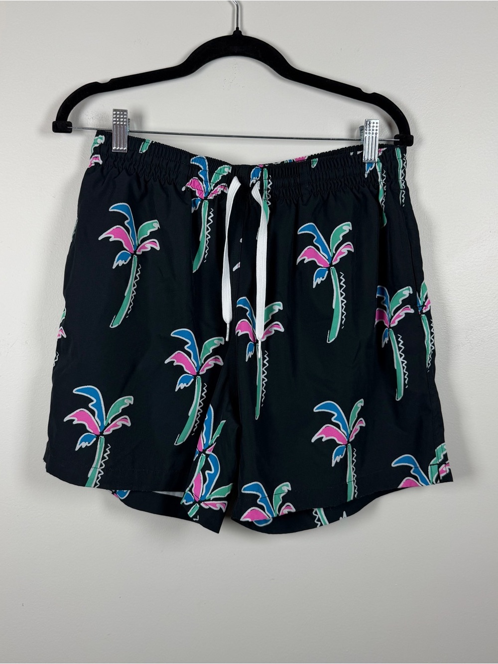 Chubbies Classic Swim Trunk The Havana Nights 5.5” Black Palms Print Large